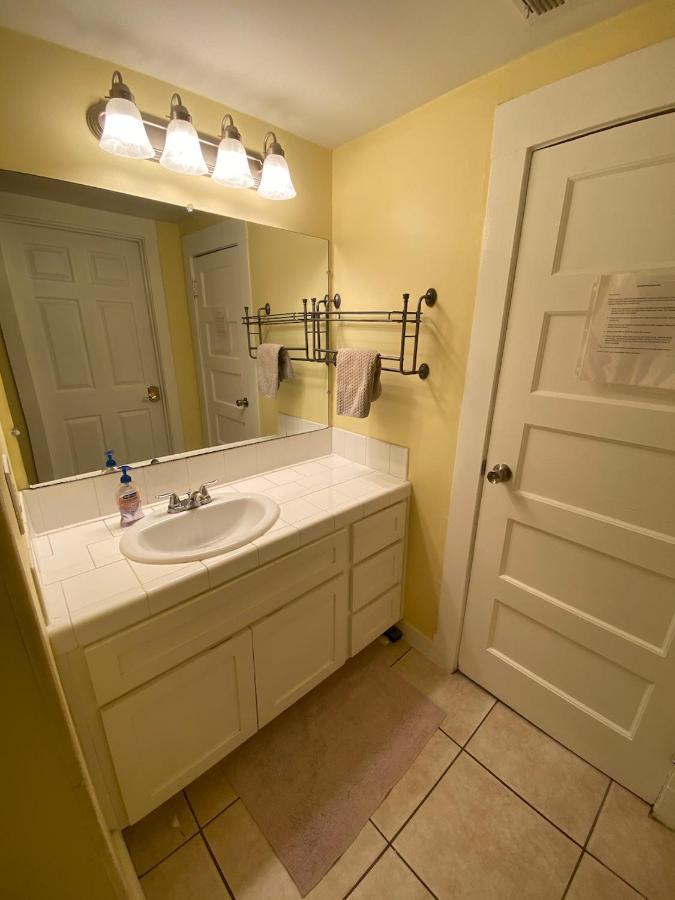 Small Private La Bedroom W Wifi - Private Fridge - Ac Near Usc - Exposition Park - Usc Memorial Coliseum - Banc Of California Bmo Stadium - Downtown Los Angeles Dtla - University Of Southern California Usc!!! Εξωτερικό φωτογραφία